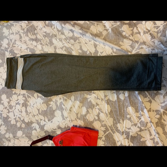 *SOLD**Bundle: lulu lemon crop leggings and 3 sports bras - Picture 3 of 4